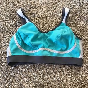 Sports bra size 38C